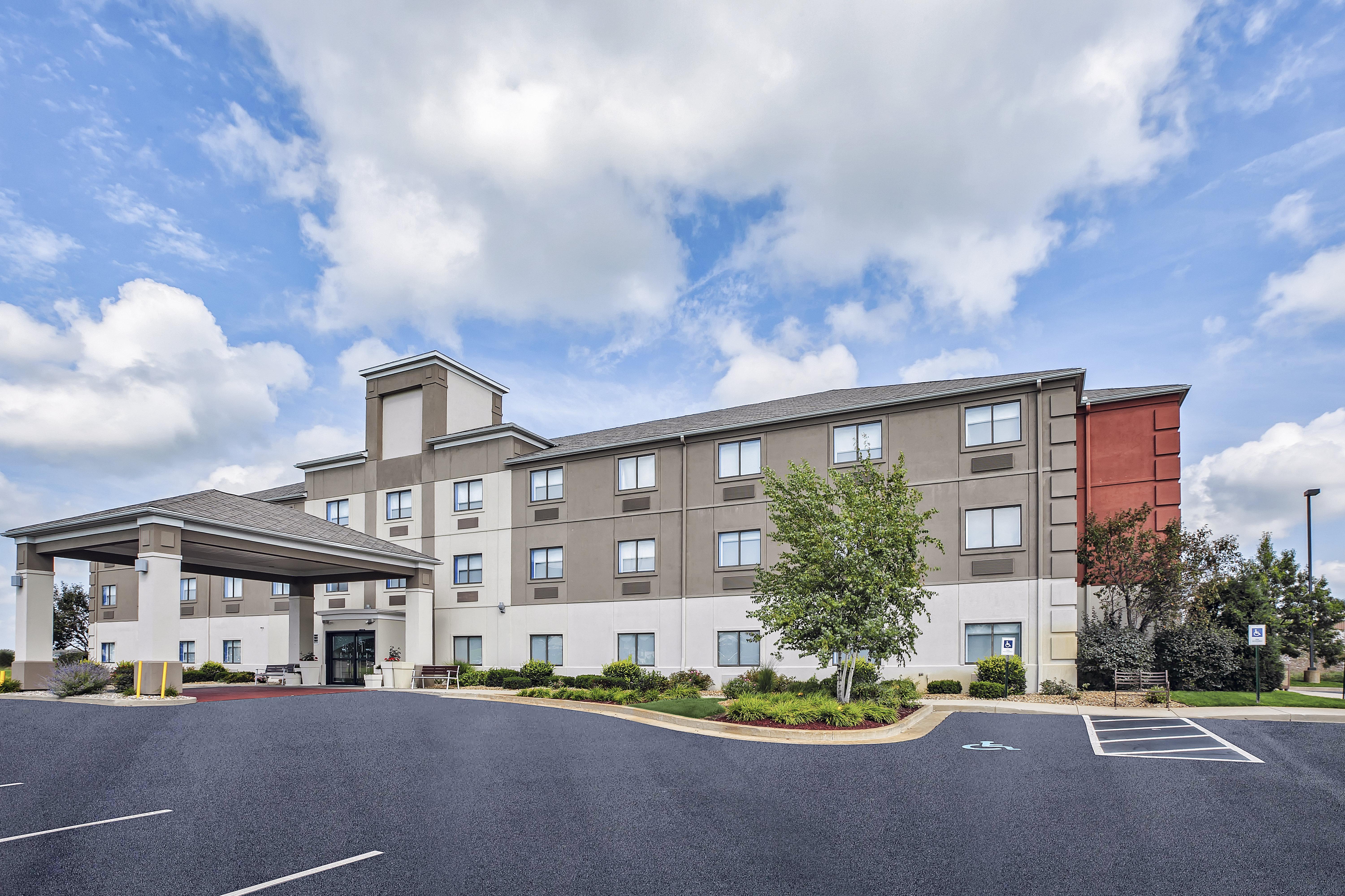 Express / Sturgis By Ihg 2*