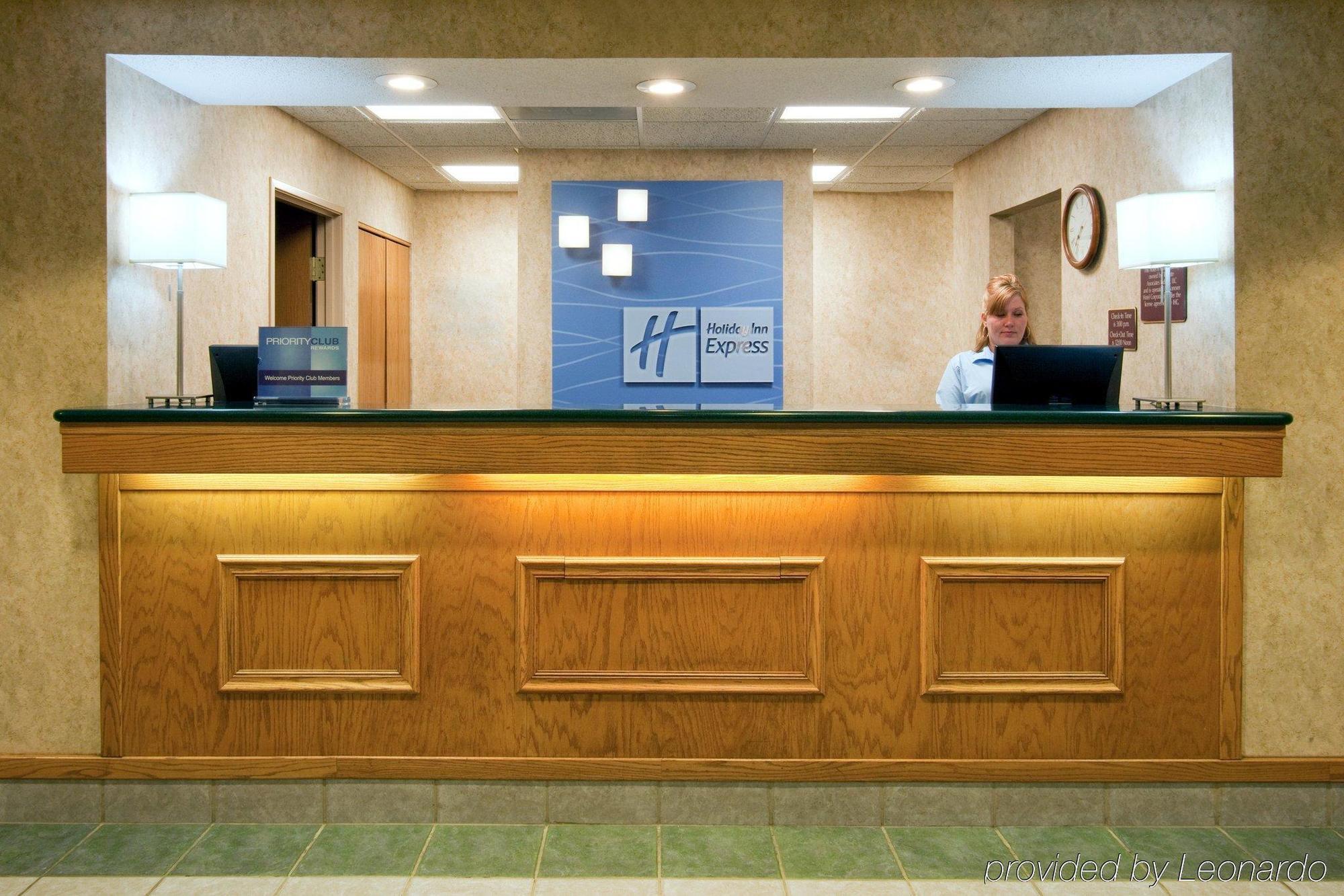 Express / Sturgis By Ihg 2*