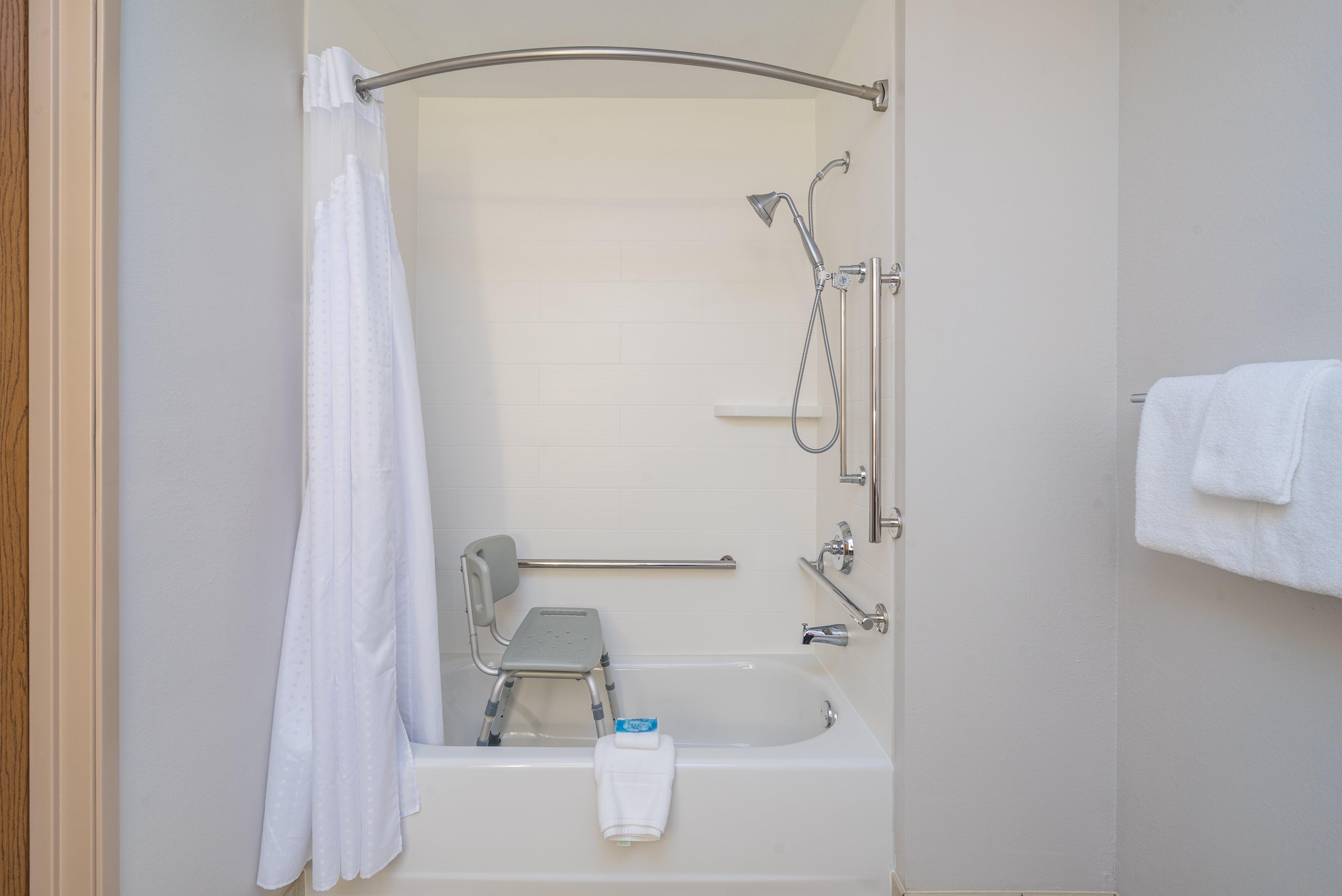 Express / Sturgis By Ihg Howe