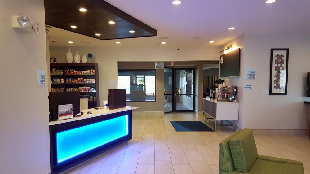 Express / Sturgis By Ihg Hotel 2*