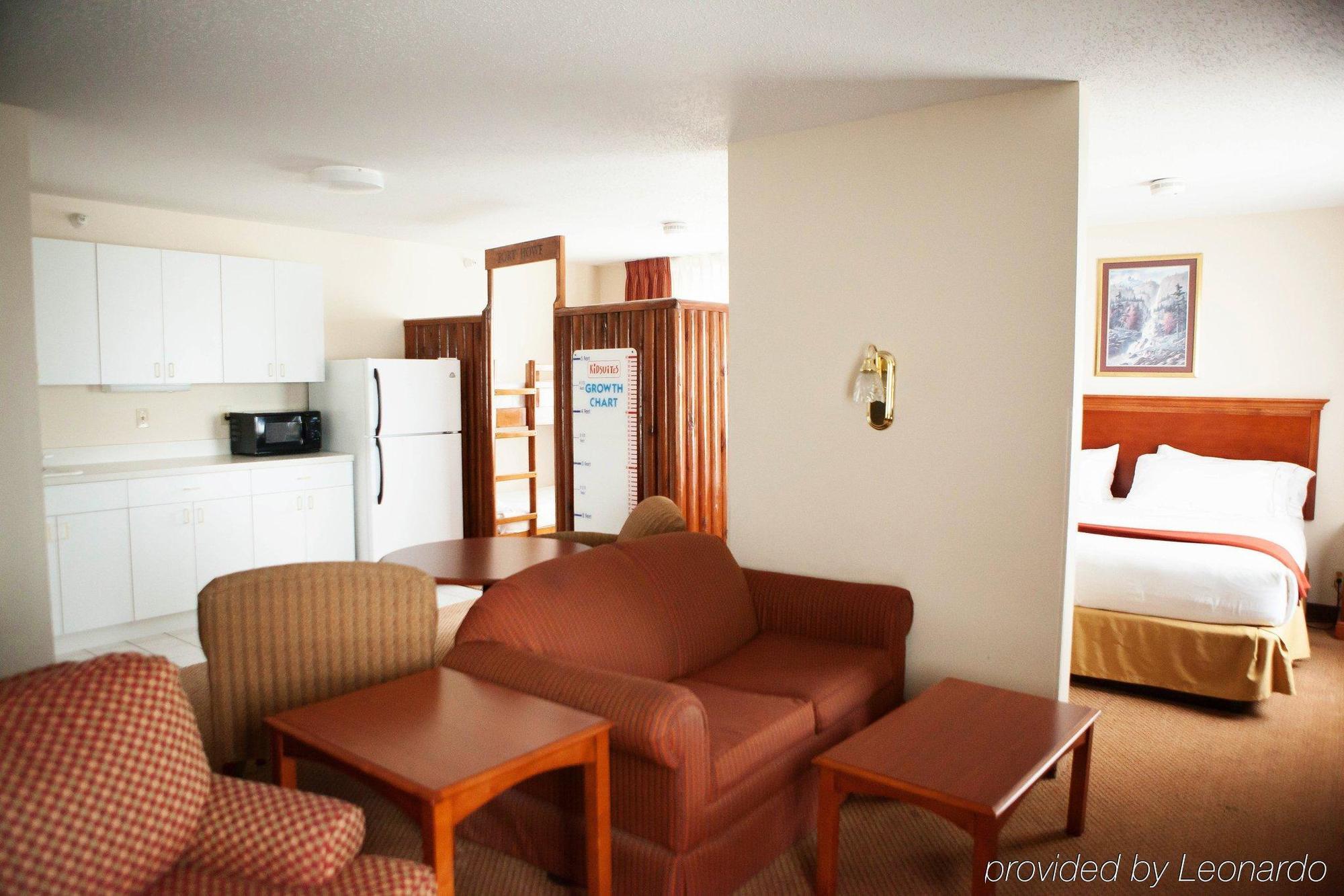 Hotel Express / Sturgis By Ihg Howe