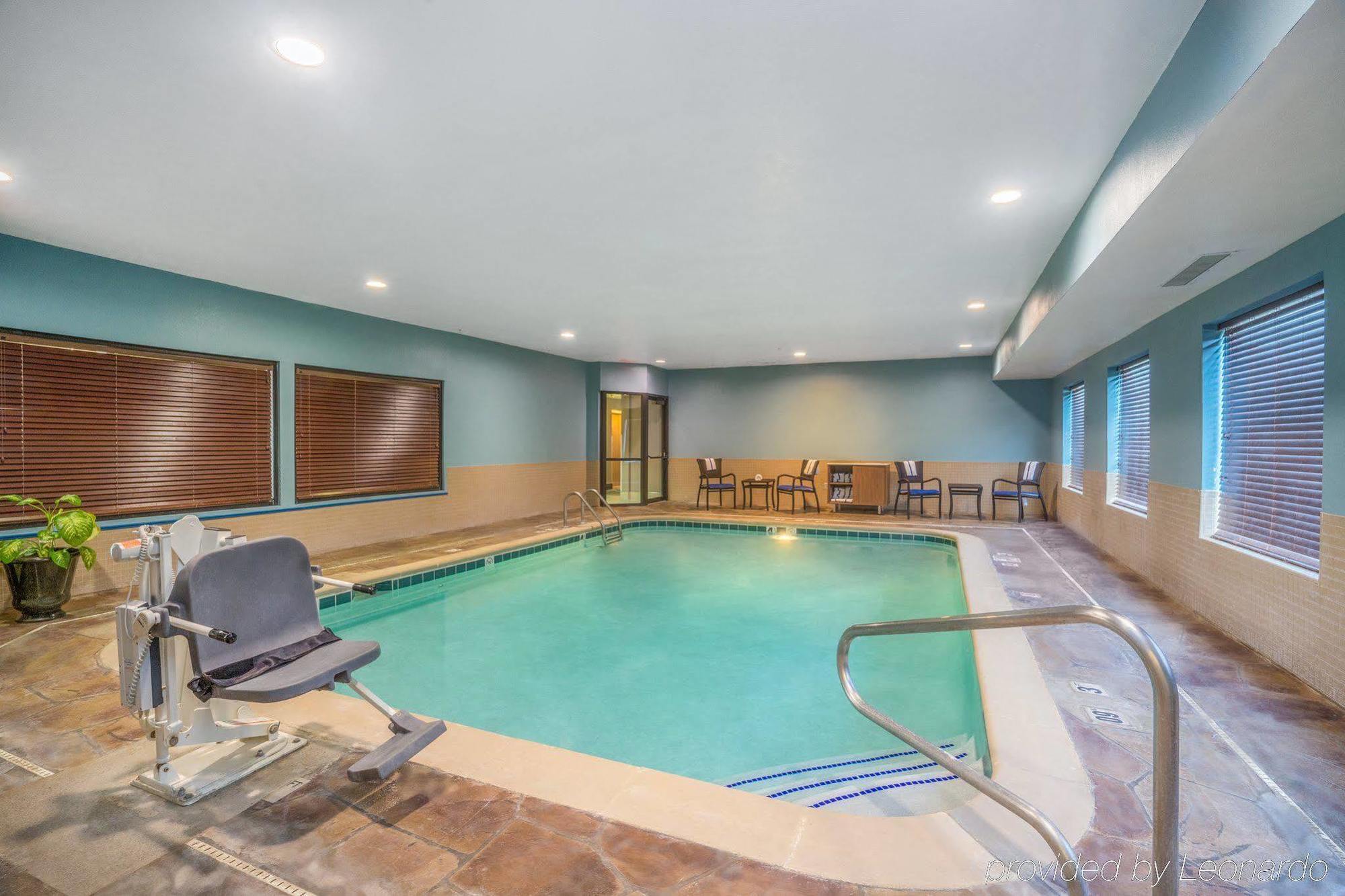 Hotel Express / Sturgis By Ihg