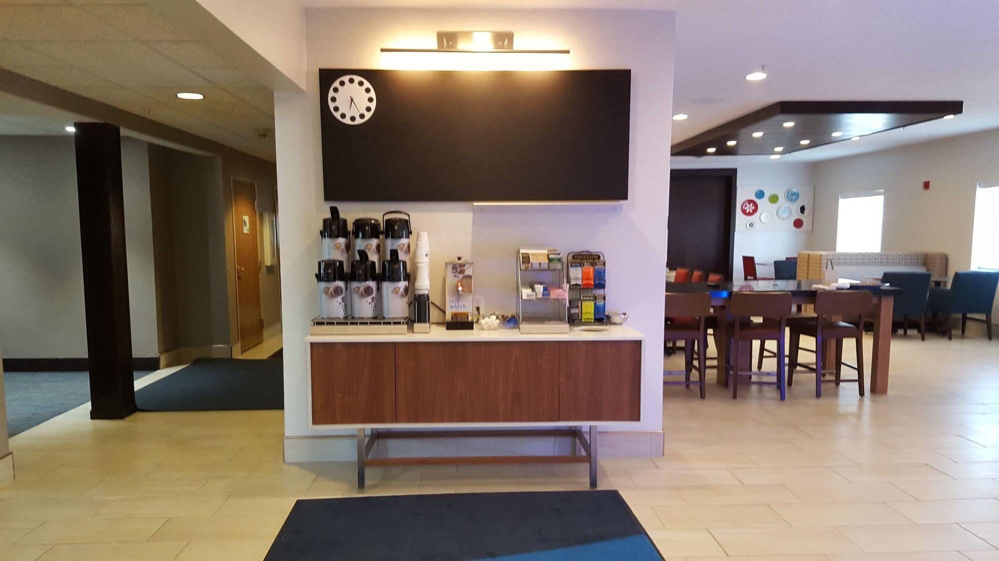 Express / Sturgis By Ihg Hotel