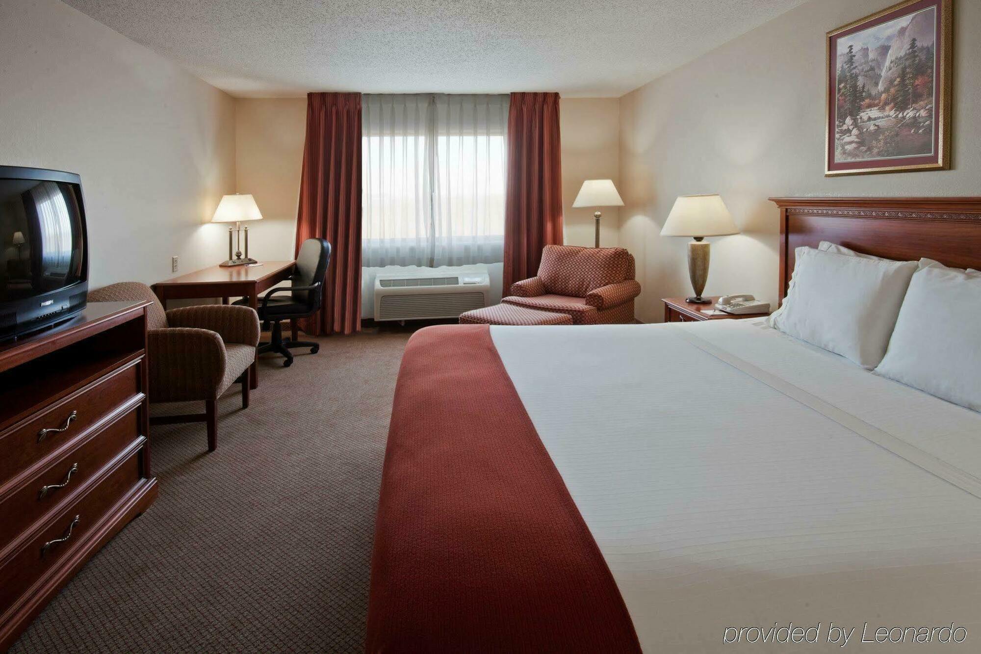 Hotel Express / Sturgis By Ihg