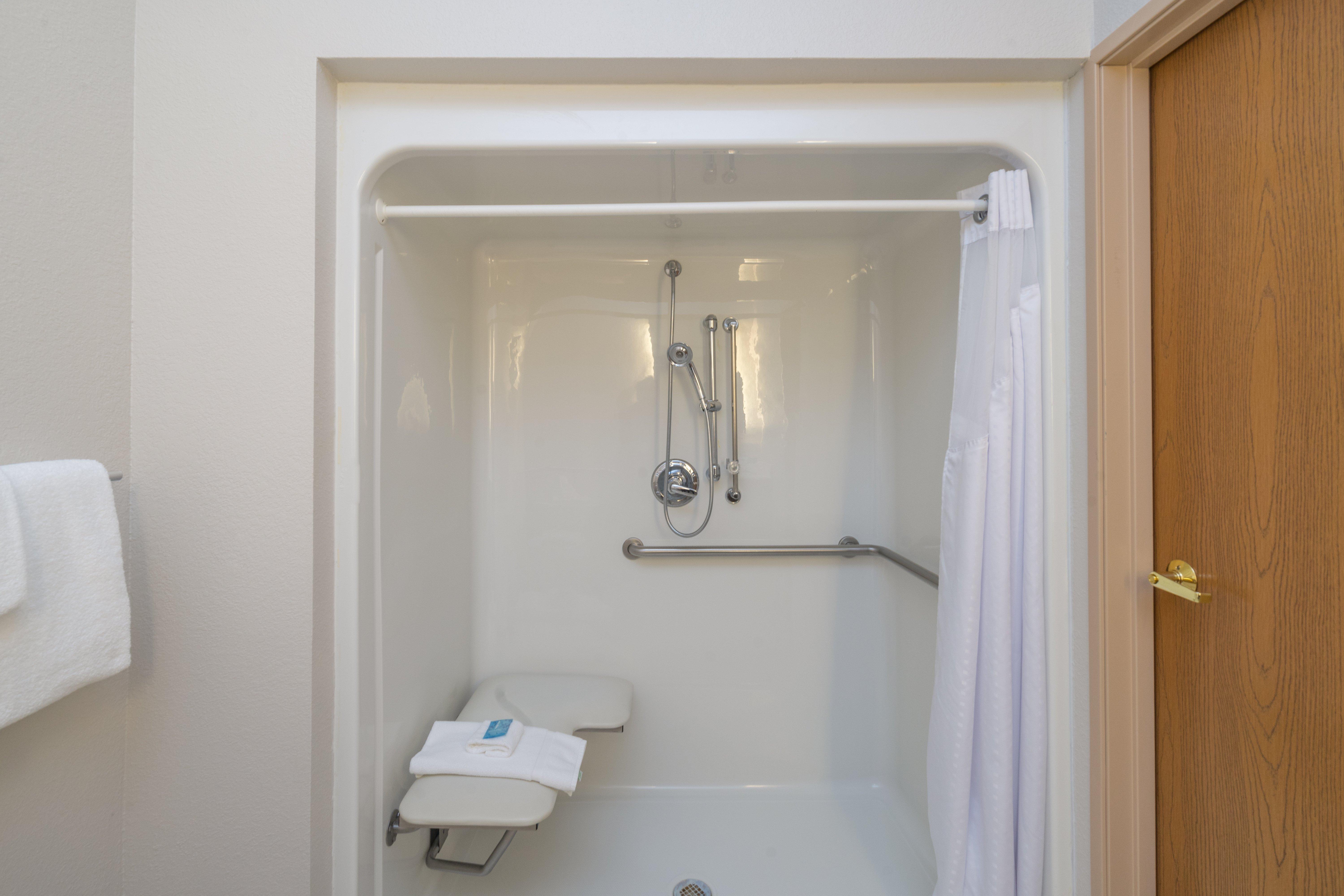 Express / Sturgis By Ihg Howe