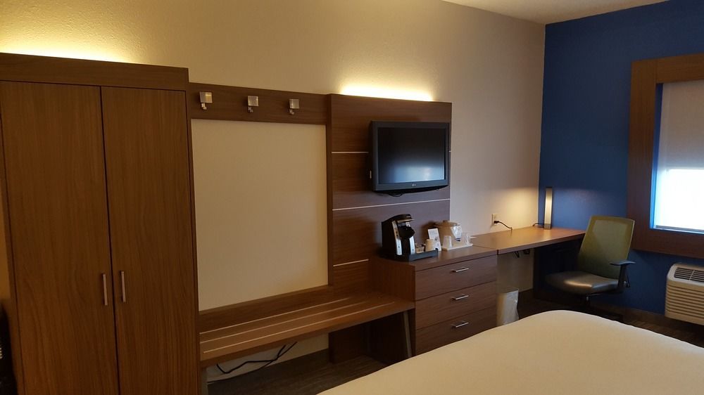 Hotel Express / Sturgis By Ihg
