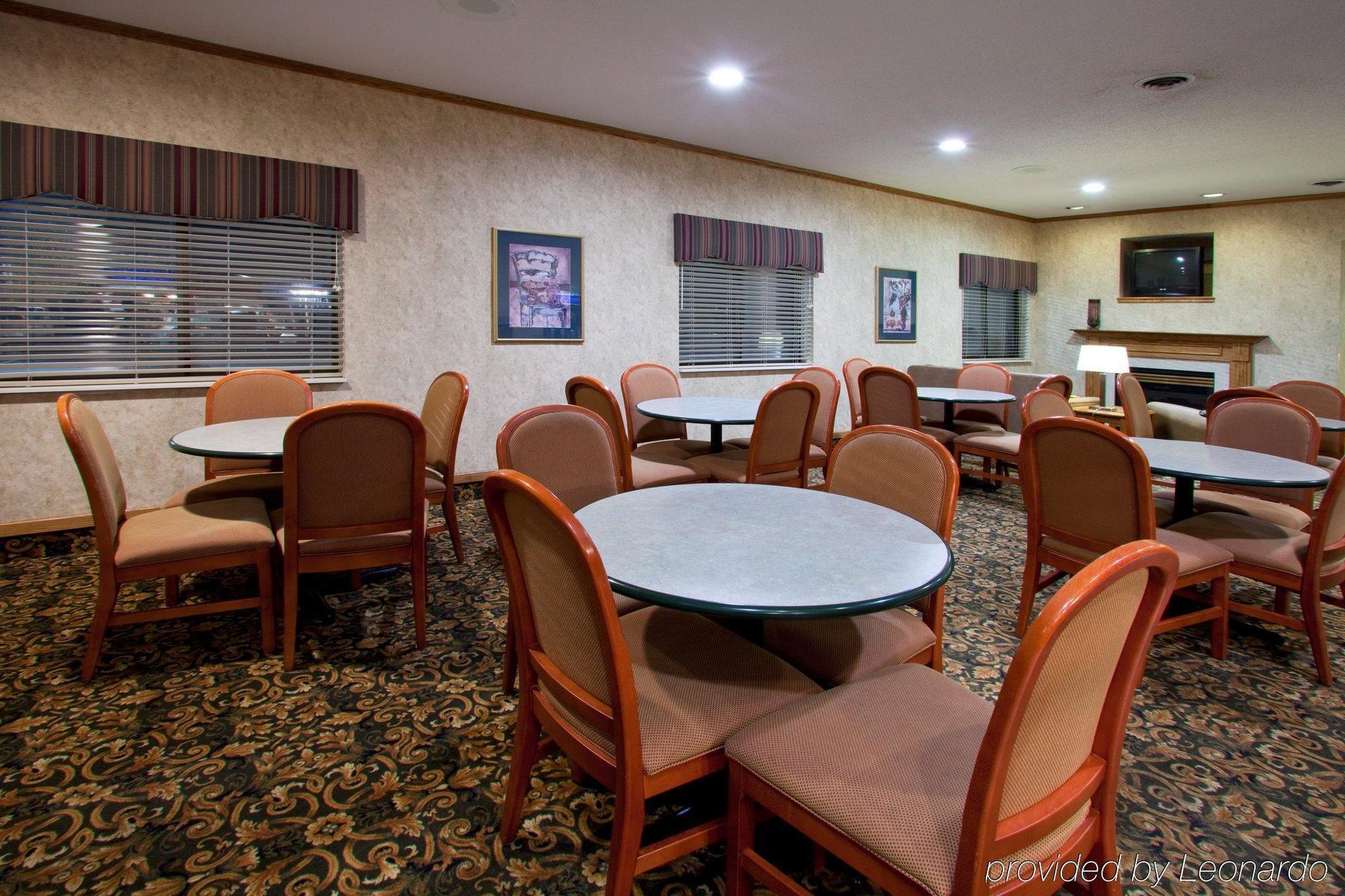 Hotel Express / Sturgis By Ihg