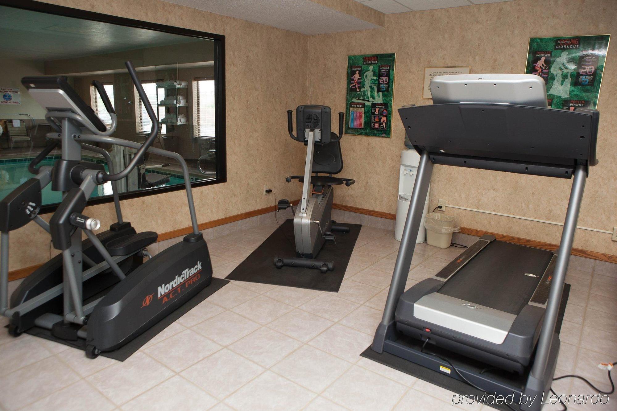 Express / Sturgis By Ihg Howe
