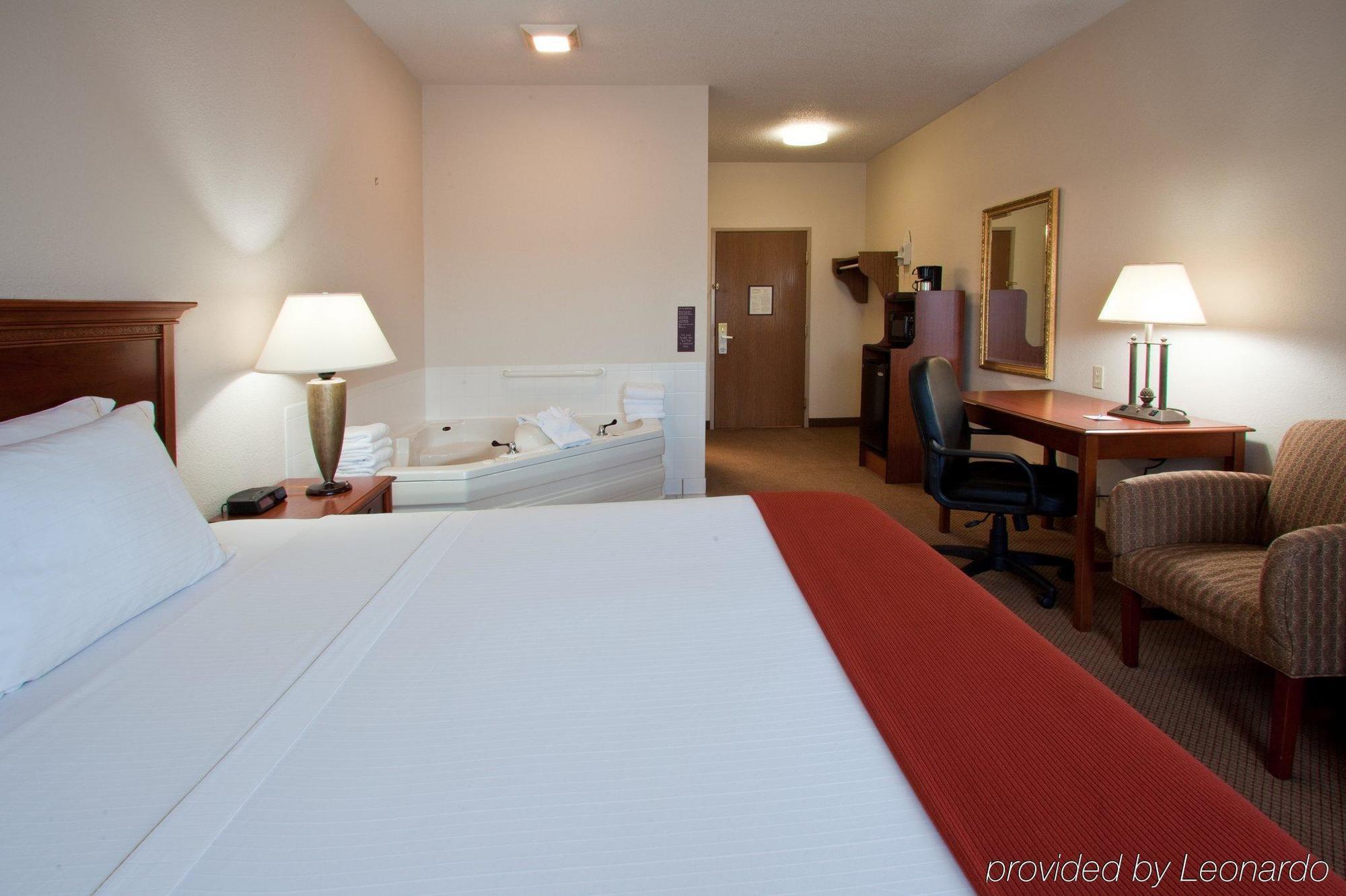 Hotel Express / Sturgis By Ihg 2*